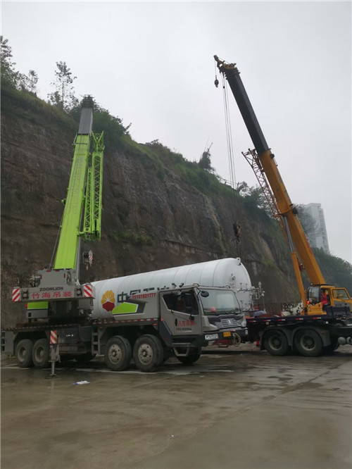 沁源县“不怕风雨冻”—— 吊车的 “恶劣环境适应” 技术
